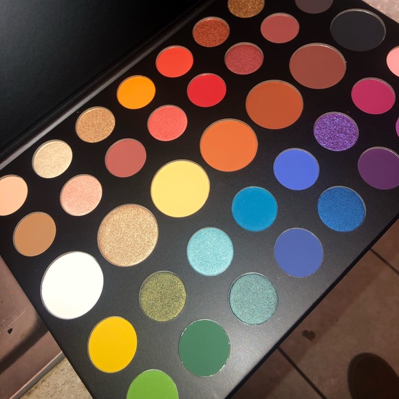 James Charles x Morphe Pallete - Picture 1 of 8